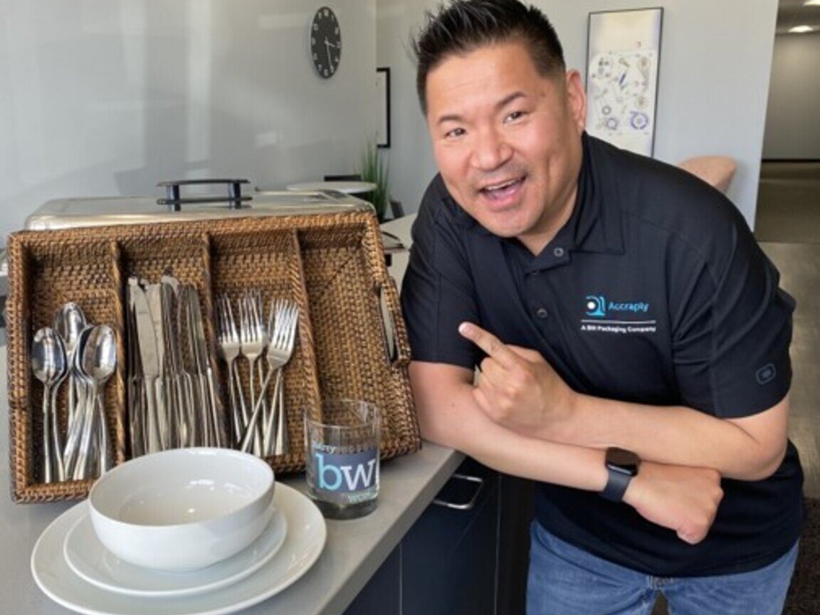 Jason-Rebeck-posing-with-reusable-tableware